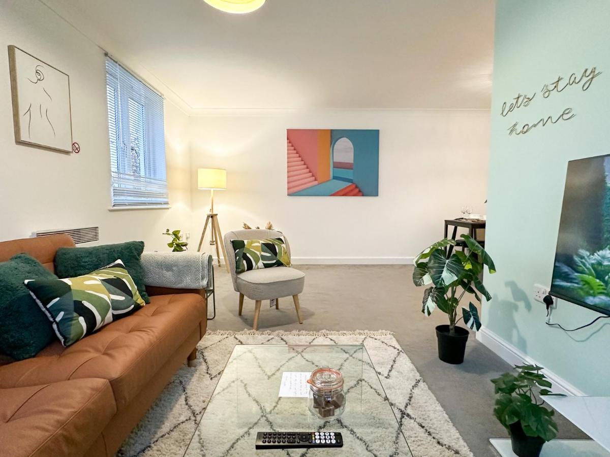 Luxury 2 Bedroom City Centre Apartment - Secure Parking - Amazing Location! 坎特伯雷 外观 照片