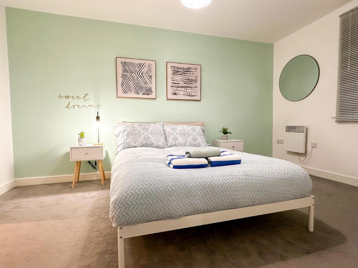 Luxury 2 Bedroom City Centre Apartment - Secure Parking - Amazing Location! 坎特伯雷 外观 照片