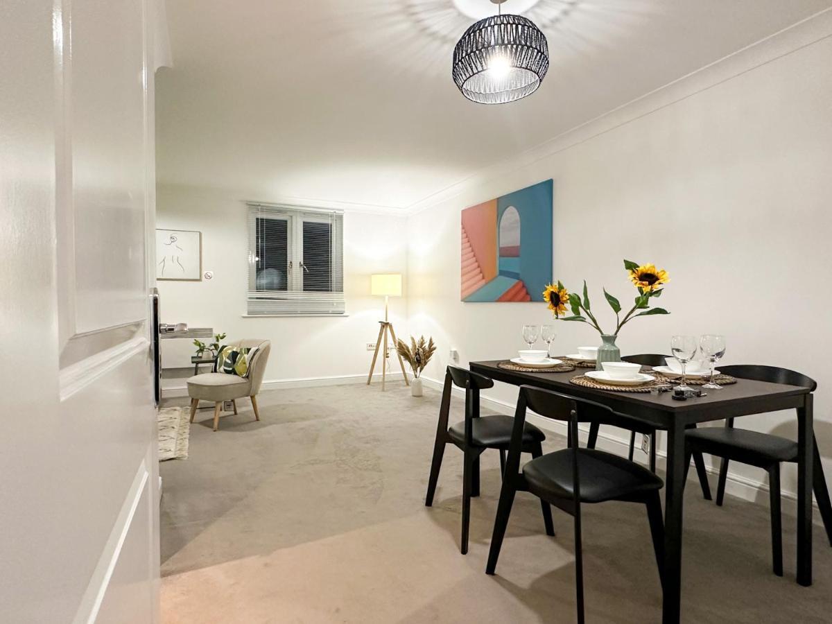 Luxury 2 Bedroom City Centre Apartment - Secure Parking - Amazing Location! 坎特伯雷 外观 照片