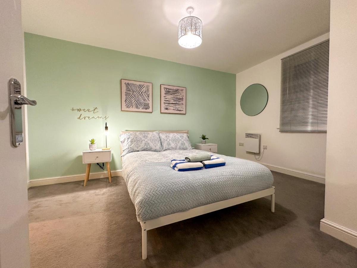 Luxury 2 Bedroom City Centre Apartment - Secure Parking - Amazing Location! 坎特伯雷 外观 照片