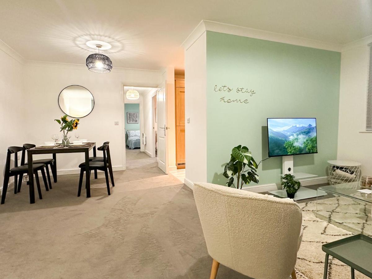 Luxury 2 Bedroom City Centre Apartment - Secure Parking - Amazing Location! 坎特伯雷 外观 照片