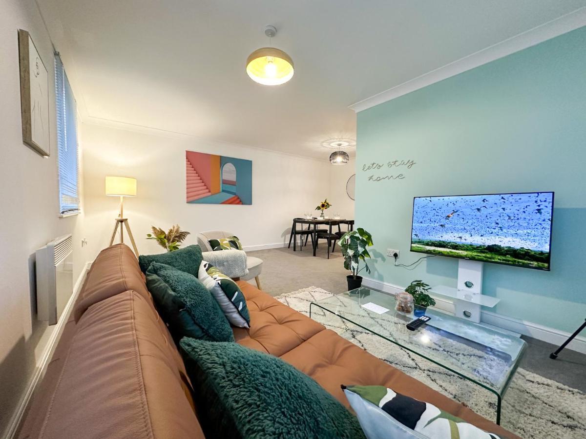 Luxury 2 Bedroom City Centre Apartment - Secure Parking - Amazing Location! 坎特伯雷 外观 照片
