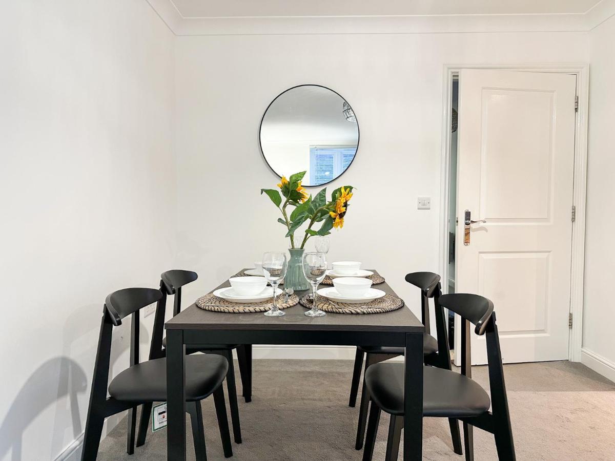 Luxury 2 Bedroom City Centre Apartment - Secure Parking - Amazing Location! 坎特伯雷 外观 照片