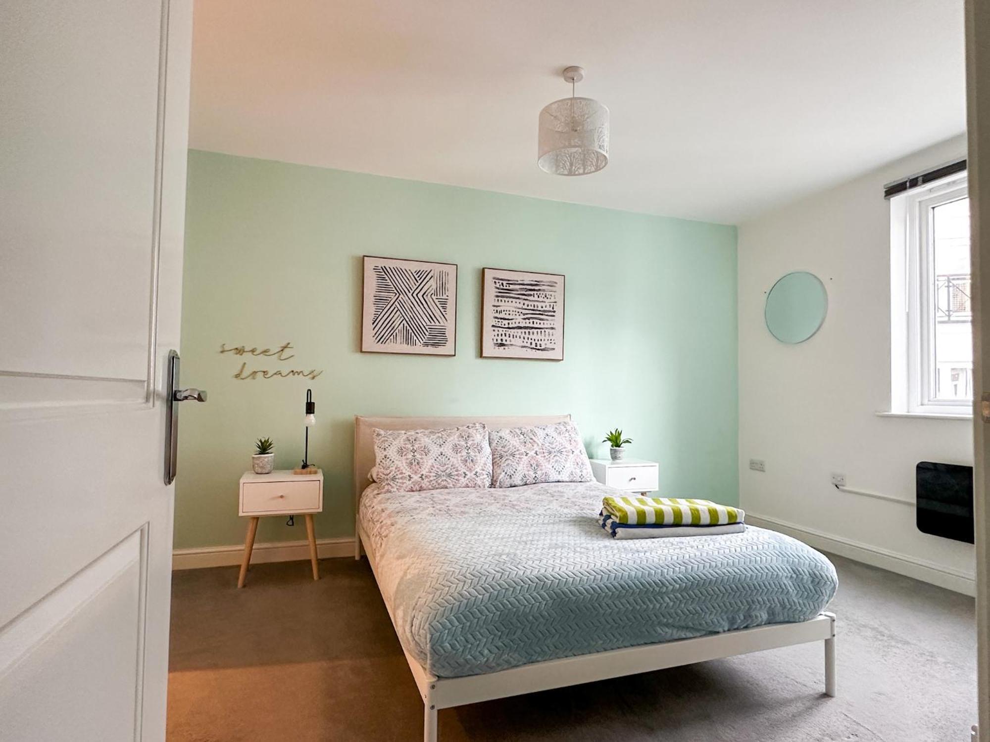 Luxury 2 Bedroom City Centre Apartment - Secure Parking - Amazing Location! 坎特伯雷 外观 照片